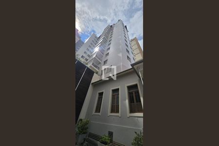 Apartamento à venda com 104m², 3 quartos e 2 vagasFachada