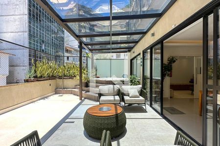 Apartamento à venda com 214m², 4 quartos e 2 vagasÁrea externa