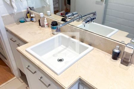 Apartamento à venda com 214m², 4 quartos e 2 vagasBanheiro de serviço