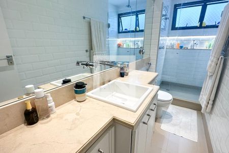 Apartamento à venda com 214m², 4 quartos e 2 vagasSuíte