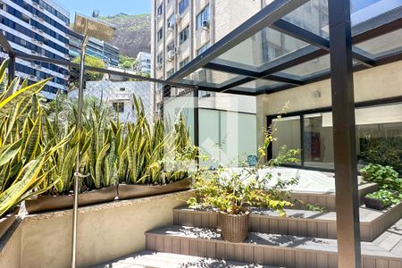 Apartamento à venda com 214m², 4 quartos e 2 vagasÁrea externa