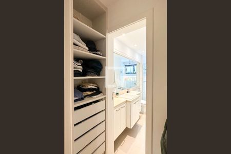 Apartamento à venda com 214m², 4 quartos e 2 vagasSuíte