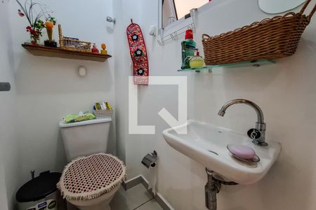 Casa de condomínio à venda com 114m², 2 quartos e 1 vagalavabo