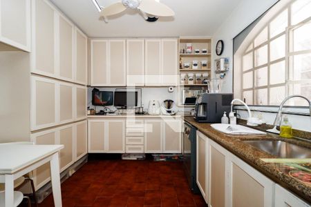 Casa à venda com 350m², 4 quartos e 3 vagasCozinha