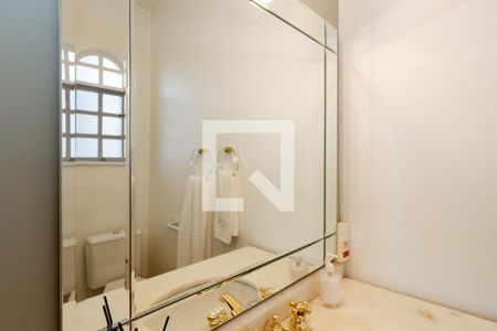 Casa à venda com 350m², 4 quartos e 3 vagasBanheiro da Suíte 2