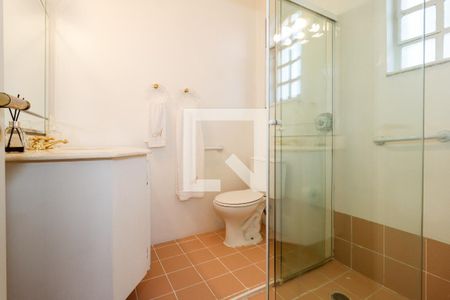 Casa à venda com 350m², 4 quartos e 3 vagasBanheiro da Suíte 2