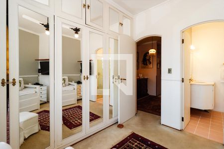 Casa à venda com 350m², 4 quartos e 3 vagasSuíte 2