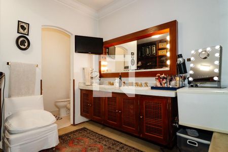 Casa à venda com 350m², 4 quartos e 3 vagasBanheiro da Suíte 1