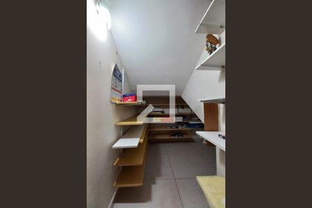 Casa à venda com 234m², 3 quartos e 4 vagas Casa à venda com 234m², 3 quartos e 4 vagasDespensa