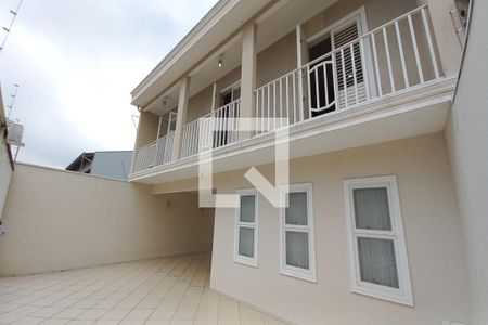 Casa à venda com 234m², 3 quartos e 4 vagas Casa à venda com 234m², 3 quartos e 4 vagasFachada do Prédio