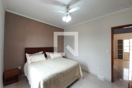 Casa à venda com 234m², 3 quartos e 4 vagas Casa à venda com 234m², 3 quartos e 4 vagasQuarto 3 - Suíte