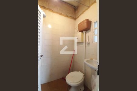 Casa à venda com 211m², 3 quartos e 5 vagas Casa à venda com 211m², 3 quartos e 5 vagasBanheiro de Serviço