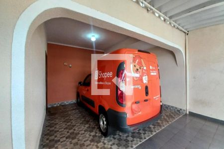 Casa à venda com 211m², 3 quartos e 5 vagas Casa à venda com 211m², 3 quartos e 5 vagasGaragem