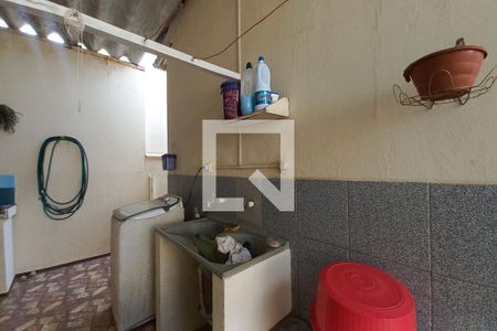 Casa à venda com 211m², 3 quartos e 5 vagas Casa à venda com 211m², 3 quartos e 5 vagasÁrea de Serviço