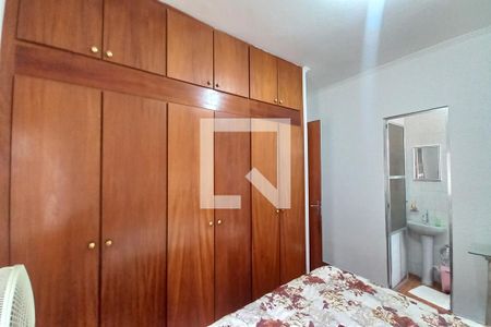 Casa à venda com 211m², 3 quartos e 5 vagas Casa à venda com 211m², 3 quartos e 5 vagasQuarto 3 - Suíte