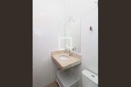 Casa de condomínio para alugar com 85m², 2 quartos e 2 vagasBanheiro da Suíte 1