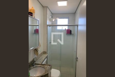 Banheiro de apartamento à venda com 2 quartos, 48m² em Minaslandia, Belo Horizonte