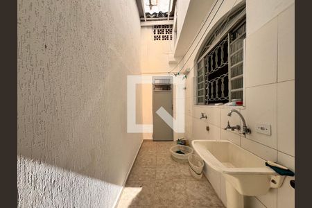 Casa à venda com 70m², 3 quartos e 4 vagasLavanderia