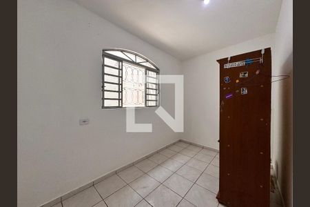 Casa à venda com 70m², 3 quartos e 4 vagasQuarto 2