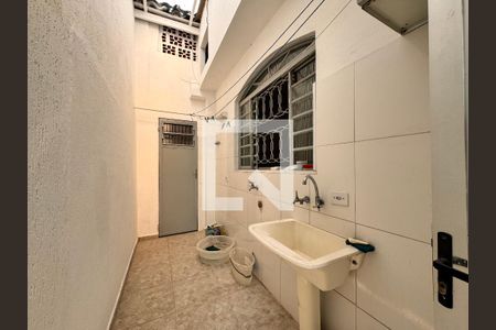 Casa à venda com 70m², 3 quartos e 4 vagasLavanderia