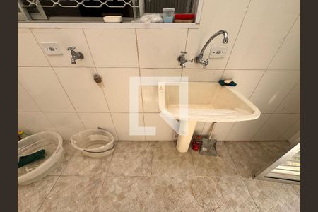 Casa à venda com 70m², 3 quartos e 4 vagasLavanderia