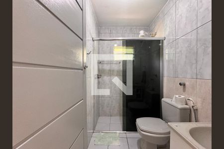 Casa à venda com 70m², 3 quartos e 4 vagasBanheiro