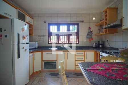 Casa à venda com 250m², 3 quartos e 2 vagas Casa à venda com 250m², 3 quartos e 2 vagasCozinha