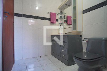 Casa à venda com 250m², 3 quartos e 2 vagas Casa à venda com 250m², 3 quartos e 2 vagasBanheiro