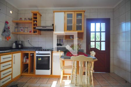 Casa à venda com 250m², 3 quartos e 2 vagas Casa à venda com 250m², 3 quartos e 2 vagasCozinha