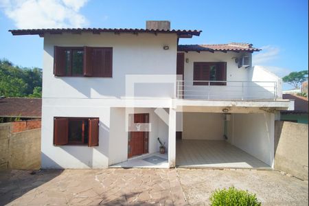 Casa à venda com 250m², 3 quartos e 2 vagas Casa à venda com 250m², 3 quartos e 2 vagasFachada