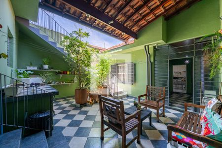 Casa à venda com 200m², 3 quartos e 2 vagasQuintal