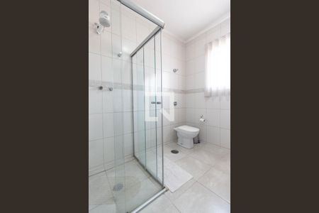 Casa à venda com 180m², 4 quartos e 2 vagasBanheiro