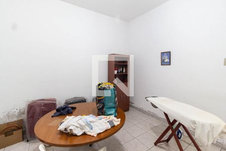 Casa à venda com 180m², 4 quartos e 2 vagasQuarto de serviço 1