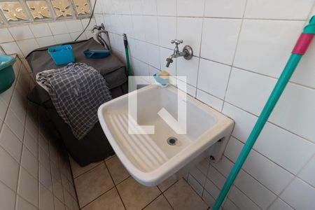 Casa à venda com 180m², 4 quartos e 2 vagasÁrea de serviço 1