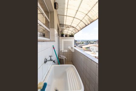 Casa à venda com 180m², 4 quartos e 2 vagasÁrea de serviço 1