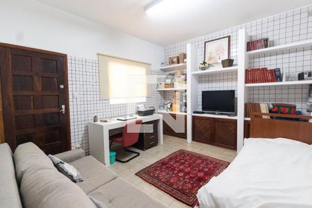 Casa à venda com 180m², 4 quartos e 2 vagasQuarto de serviço 3