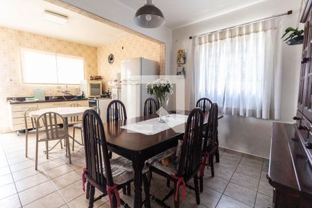 Casa à venda com 180m², 4 quartos e 2 vagasCozinha