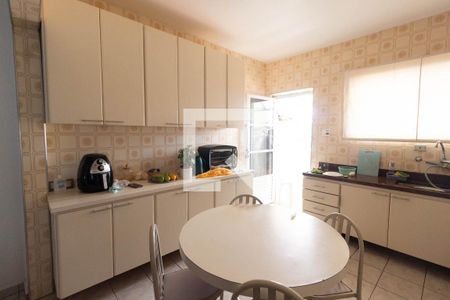 Casa à venda com 180m², 4 quartos e 2 vagasCozinha