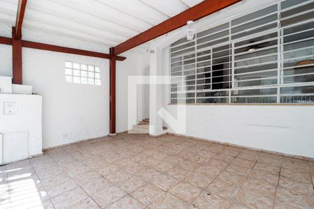 Casa para alugar com 114m², 4 quartos e 1 vaga Casa para alugar com 114m², 4 quartos e 1 vagaGaragem