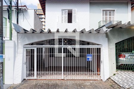 Casa para alugar com 114m², 4 quartos e 1 vaga Casa para alugar com 114m², 4 quartos e 1 vagaFachada