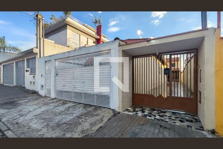 Casa para alugar com 350m², 3 quartos e 5 vagasFachada