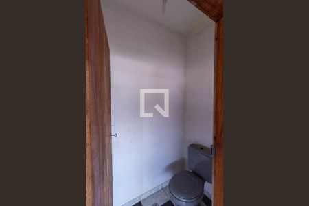 Casa para alugar com 420m², 3 quartos e 2 vagasVaranda andar superior - Banheiro