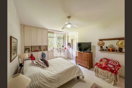 Apartamento à venda com 210m², 4 quartos e 3 vagasQuarto 2