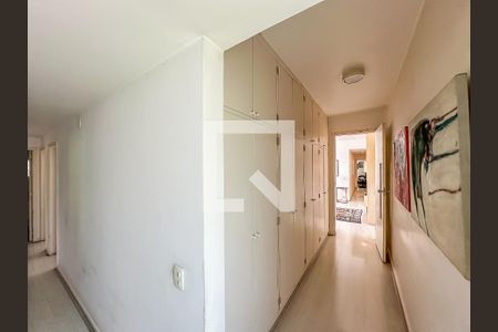 Apartamento à venda com 210m², 4 quartos e 3 vagasCorredor dos Quartos