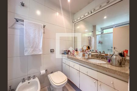 Apartamento à venda com 210m², 4 quartos e 3 vagasQuarto 2