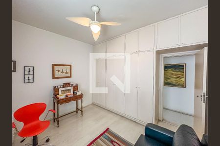 Apartamento à venda com 210m², 4 quartos e 3 vagasEscritório