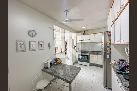 Apartamento à venda com 210m², 4 quartos e 3 vagasCozinha