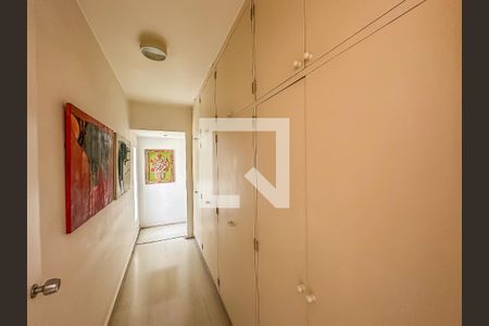 Apartamento à venda com 210m², 4 quartos e 3 vagasCorredor dos Quartos