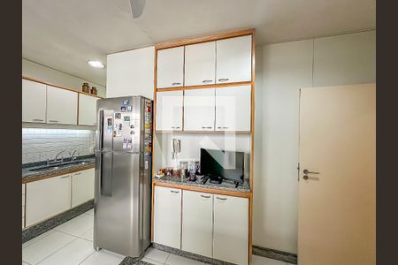 Apartamento à venda com 210m², 4 quartos e 3 vagasCozinha