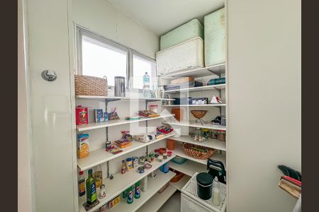 Apartamento à venda com 210m², 4 quartos e 3 vagasDespensa
